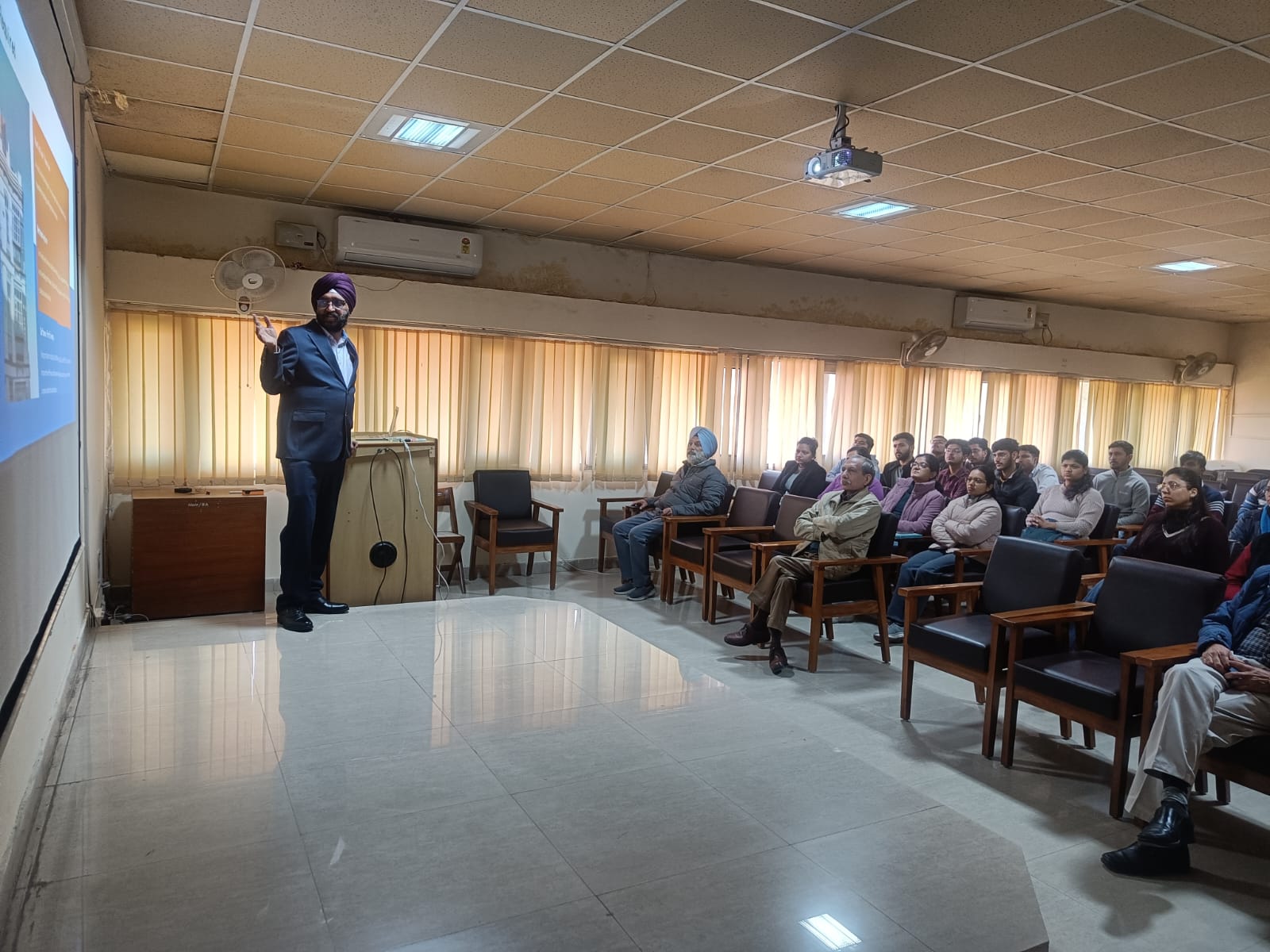 Department of Statistics organised an interactive session with alumnus Gurdeep Kalra on career opportunities in Statistics
